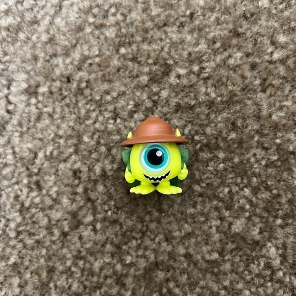 Disney Doorables: Let’s Go Series Monster’s Inc –Camping Getaway– Mike Wazowski - Picture 3 of 6